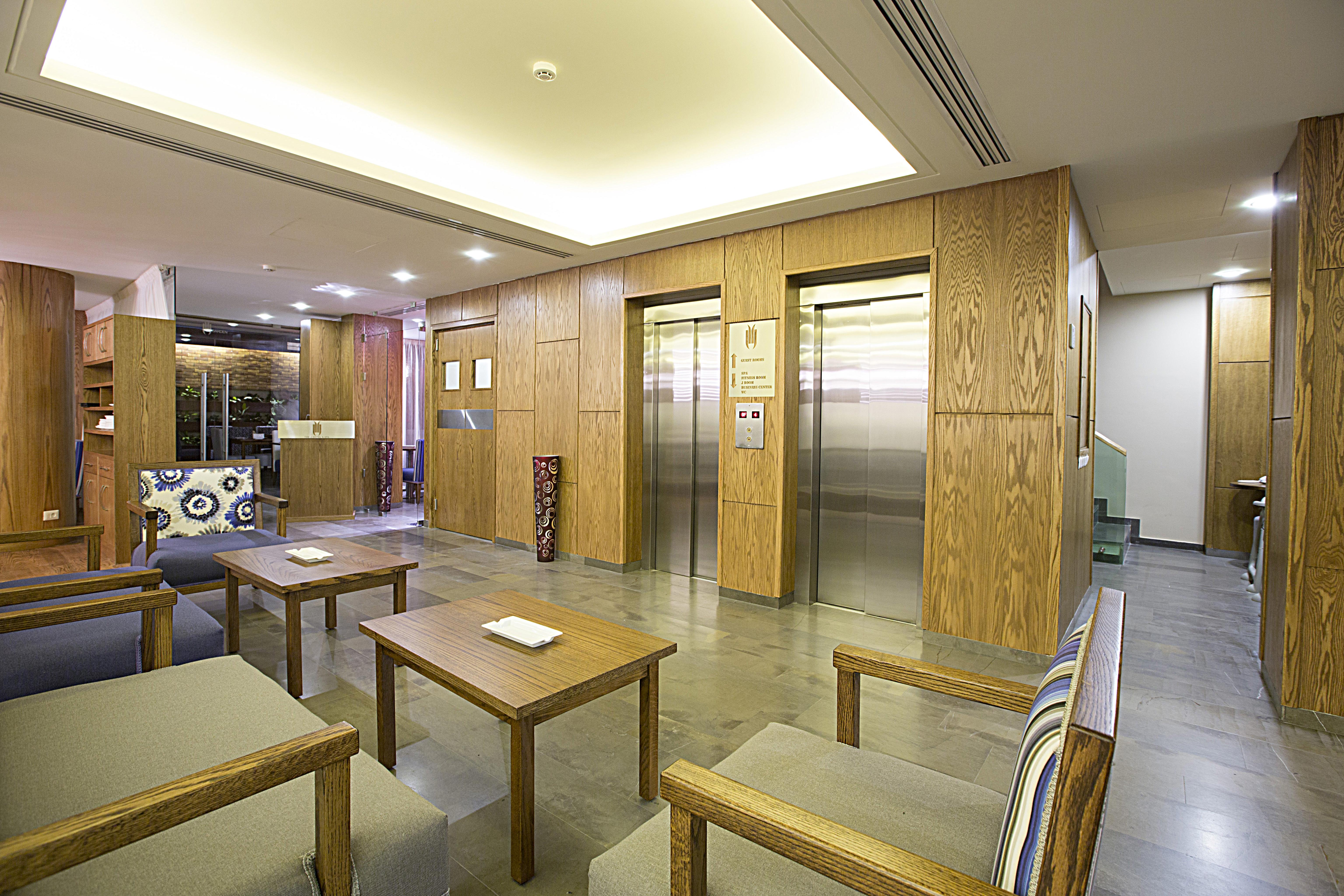 The J Hotel & Spa Beirut Exterior foto