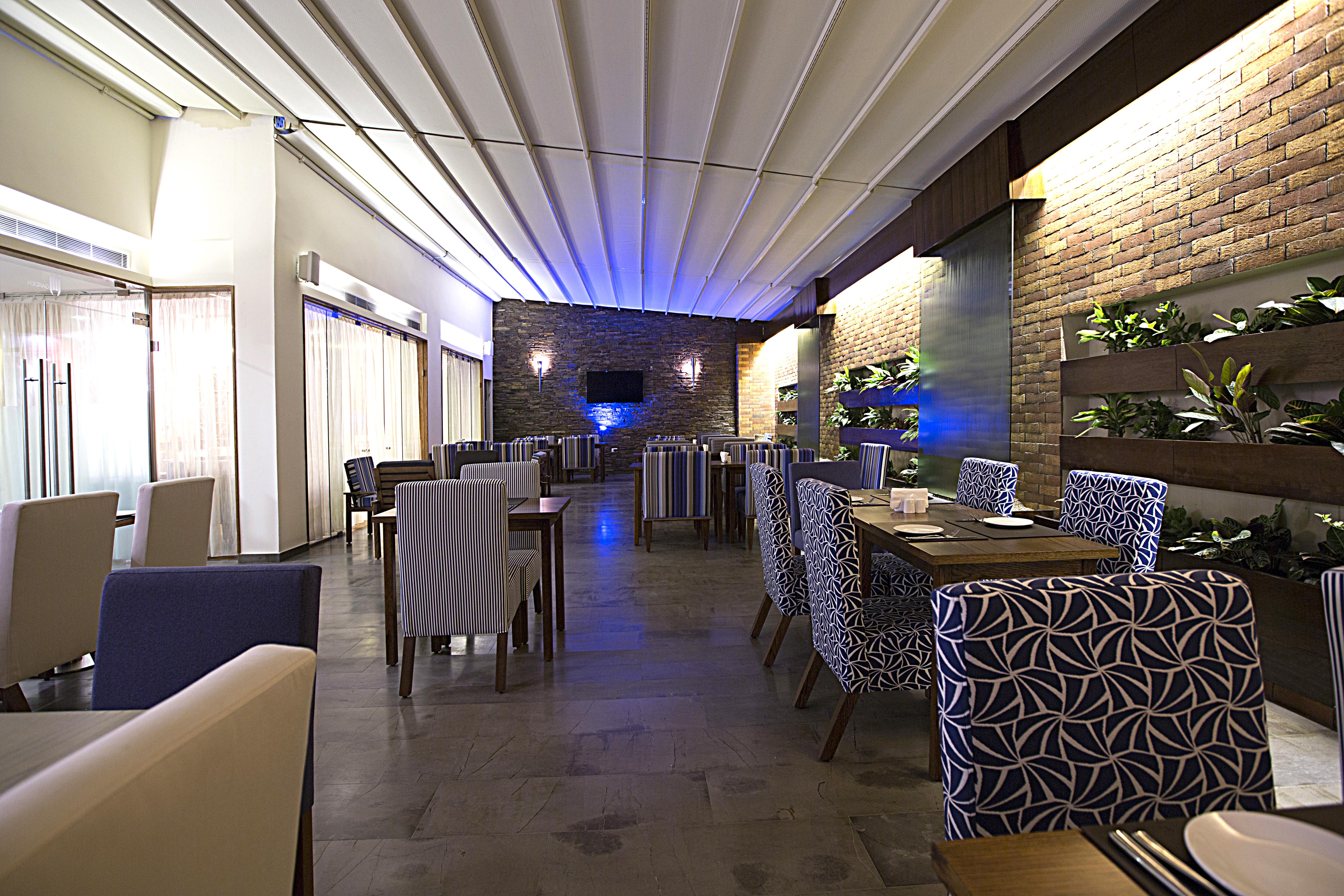 The J Hotel & Spa Beirut Exterior foto