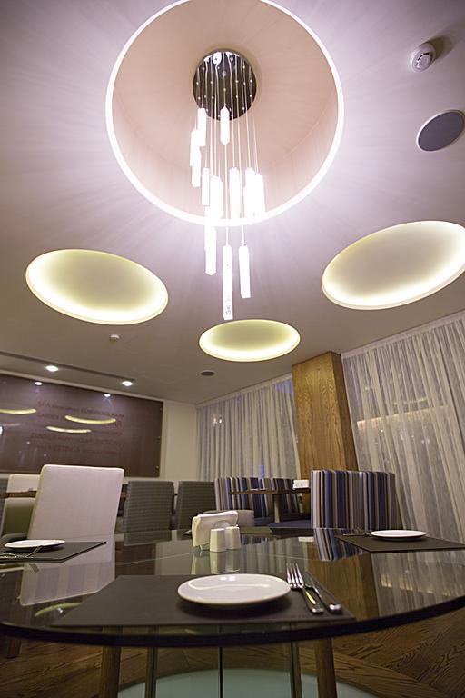 The J Hotel & Spa Beirut Exterior foto