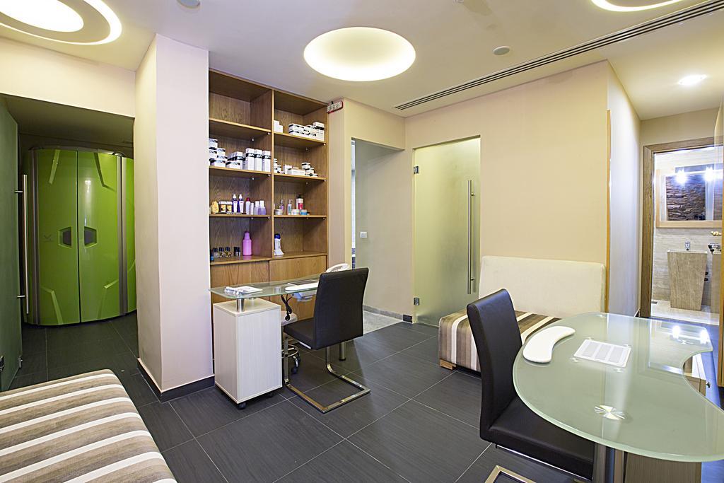 The J Hotel & Spa Beirut Exterior foto
